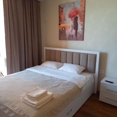Апартаменти Центр, Промінь 2 Lutsk Luaran gambar