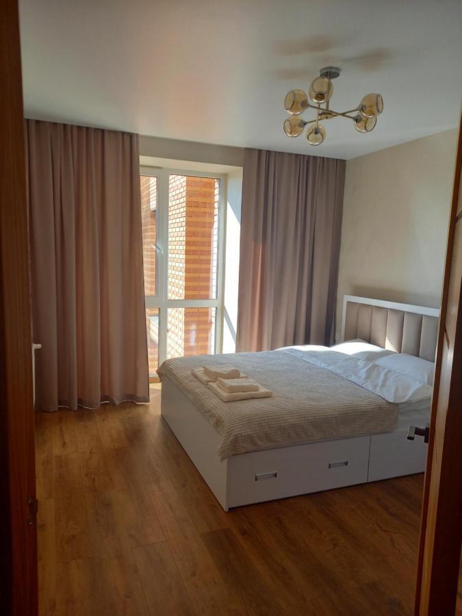 Апартаменти Центр, Промінь 2 Lutsk Luaran gambar