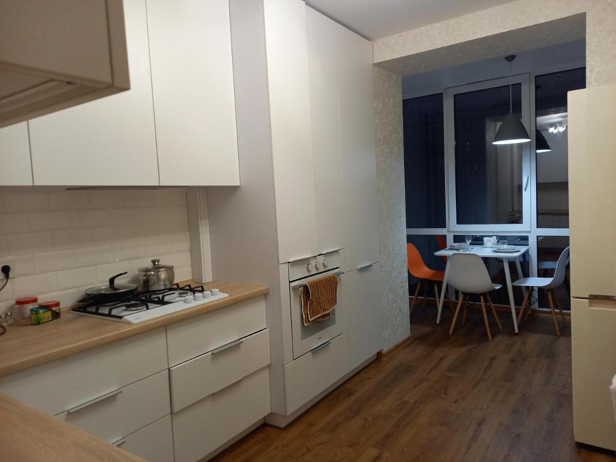 Апартаменти Центр, Промінь 2 Lutsk Luaran gambar