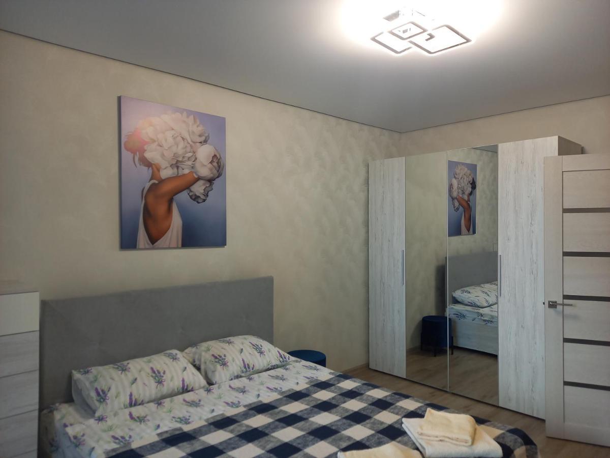 Апартаменти Центр, Промінь 2 Lutsk Luaran gambar